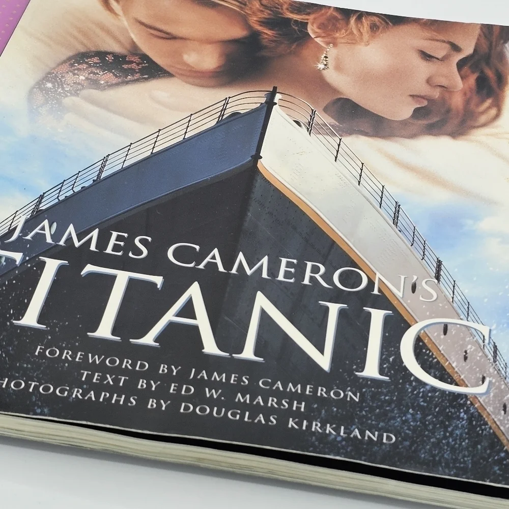 James Cameron's Titanic Book - Picture 5 of 6